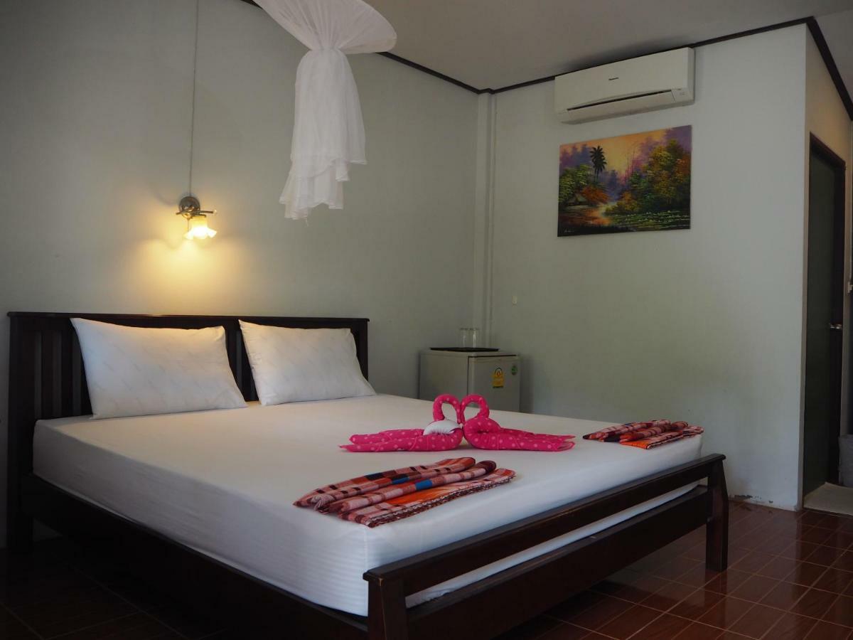 Bluesky Beach Bungalows Koh Lanta Ngoại thất bức ảnh