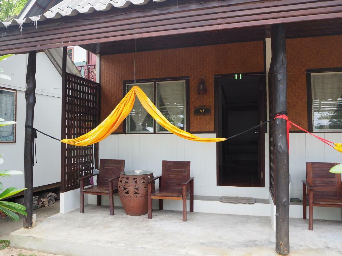 Bluesky Beach Bungalows Koh Lanta Ngoại thất bức ảnh